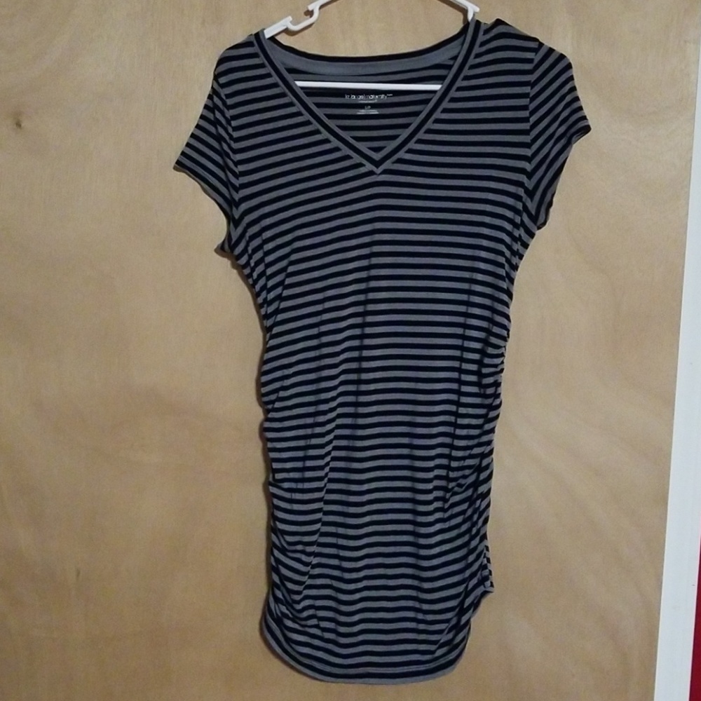 Liz Lange maternity shirt